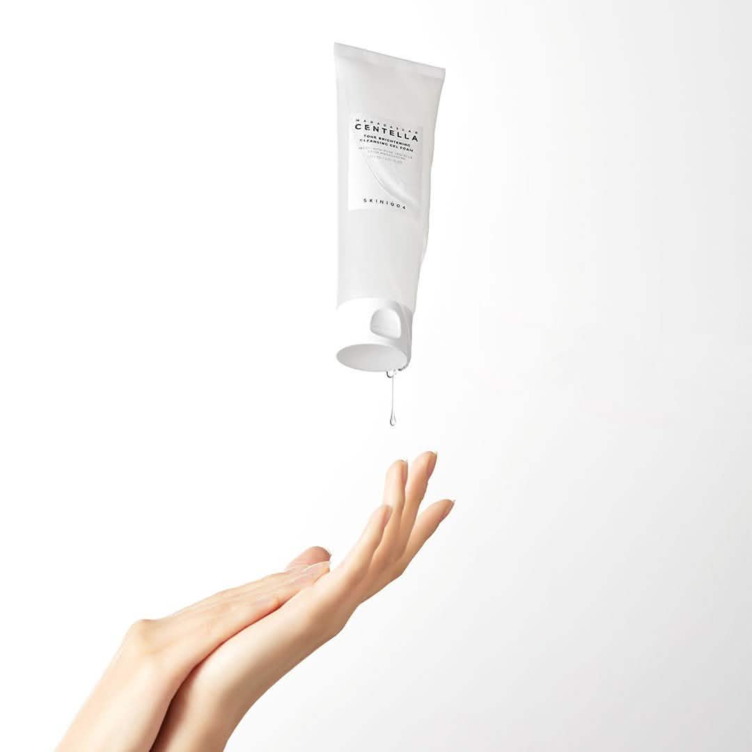 SKIN1004 Madagascar Centella Tone Brightening Cleansing Gel Foam